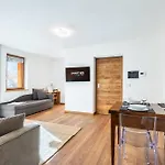 Hostdomus - La Garnotte Charme Apartment *